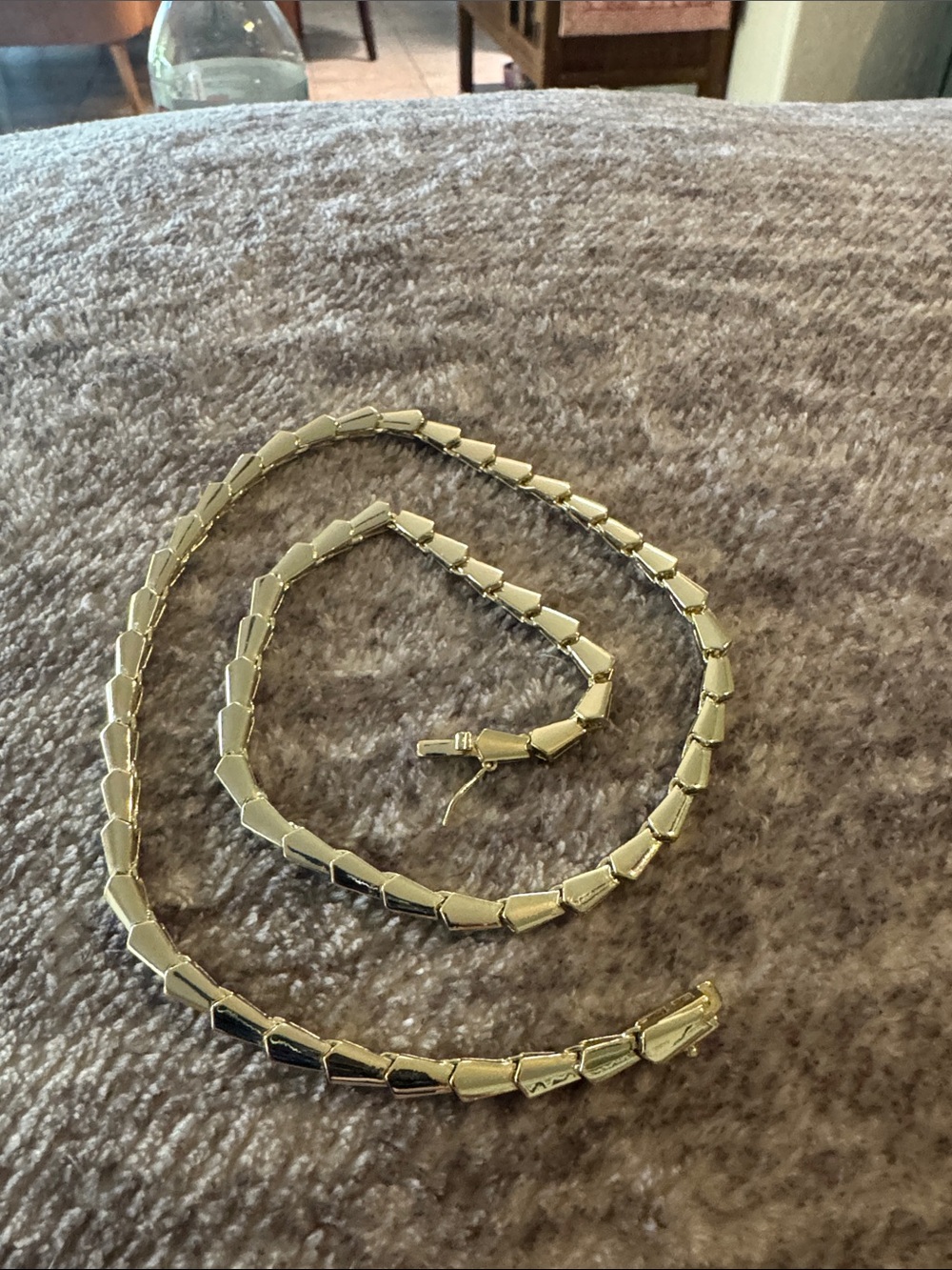 18” Serpentine Necklace Goldtone